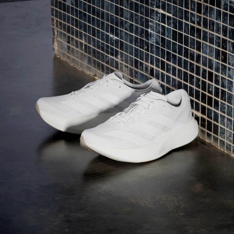 KI6923_18_FOOTWEAR_Photography_HeroMrktng View 5.jpg