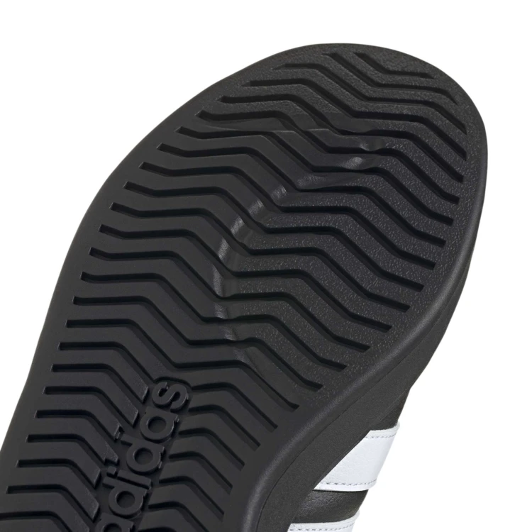 JP8276_8_FOOTWEAR_Photography_Detail View 1_white.jpg