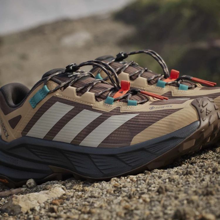 KJ4429_22_FOOTWEAR_Photography_HeroMrktng View 9.jpg