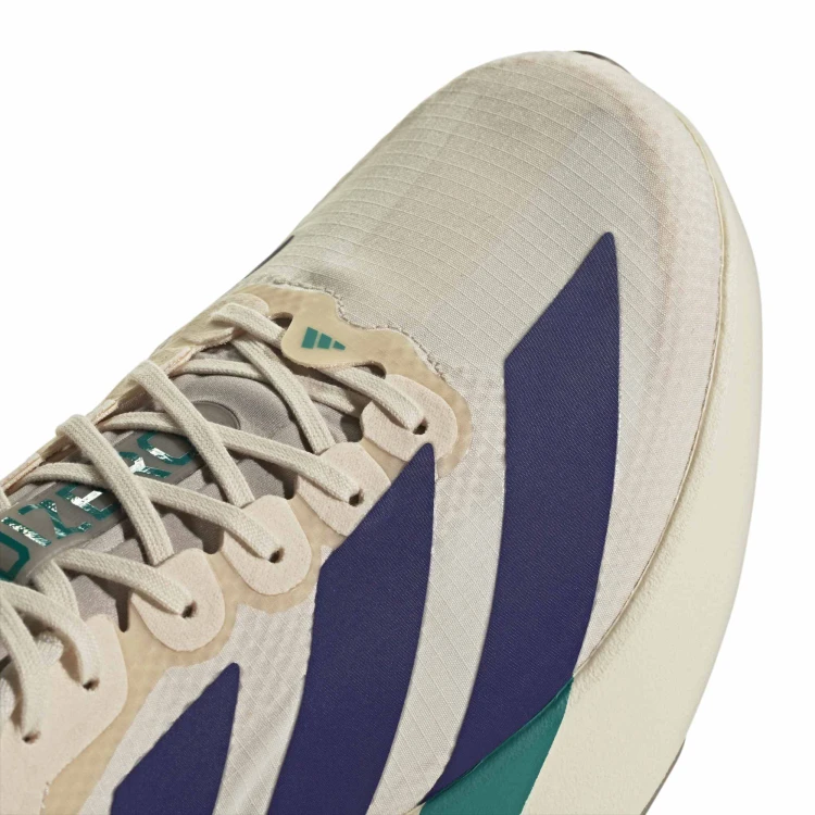 KI4542_8_FOOTWEAR_Photography_Detail View 1_white.jpg