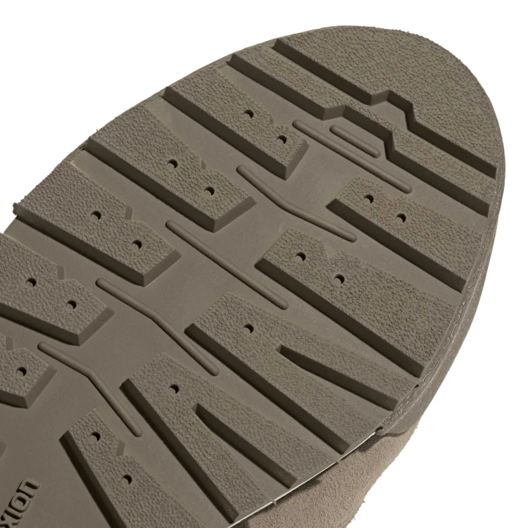 KH6651_9_FOOTWEAR_Photography_Detail View 2_white.jpg