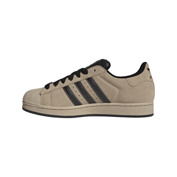 IH9320_5_FOOTWEAR_Photography_Side Medial Center View_white.png