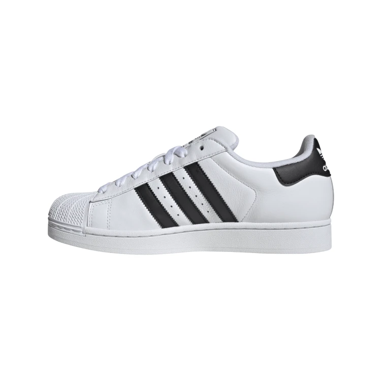 IH8659_5_FOOTWEAR_Photography_Side Medial Center View_white.png