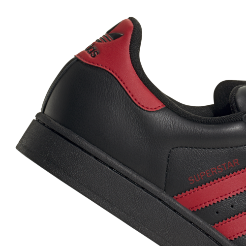 IH4172_9_FOOTWEAR_Photography_Detail View 2_white.png