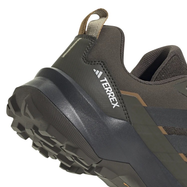 JQ2216_9_FOOTWEAR_Photography_Detail View 2_white.png