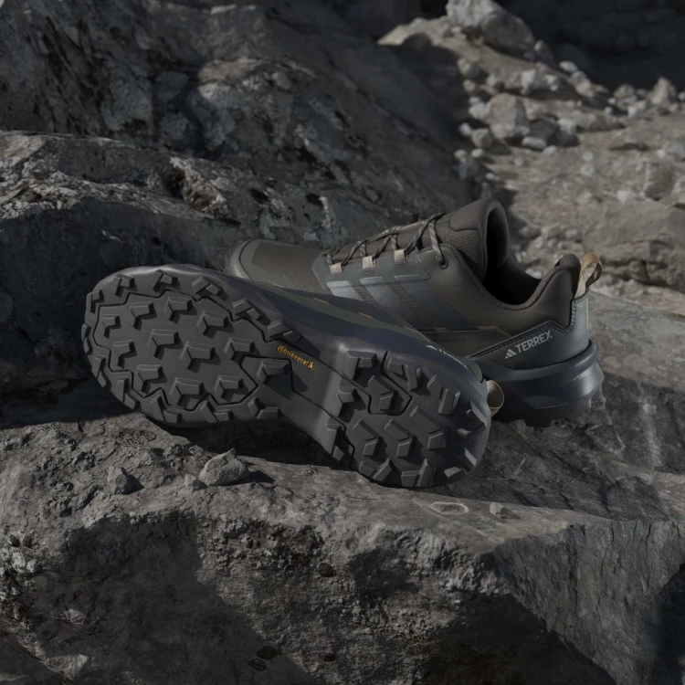 JQ2216_16_FOOTWEAR_Photography_HeroMrktng View 4.jpg