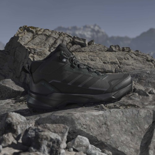 JQ2219_15_FOOTWEAR_Photography_HeroMrktng View 3.jpg