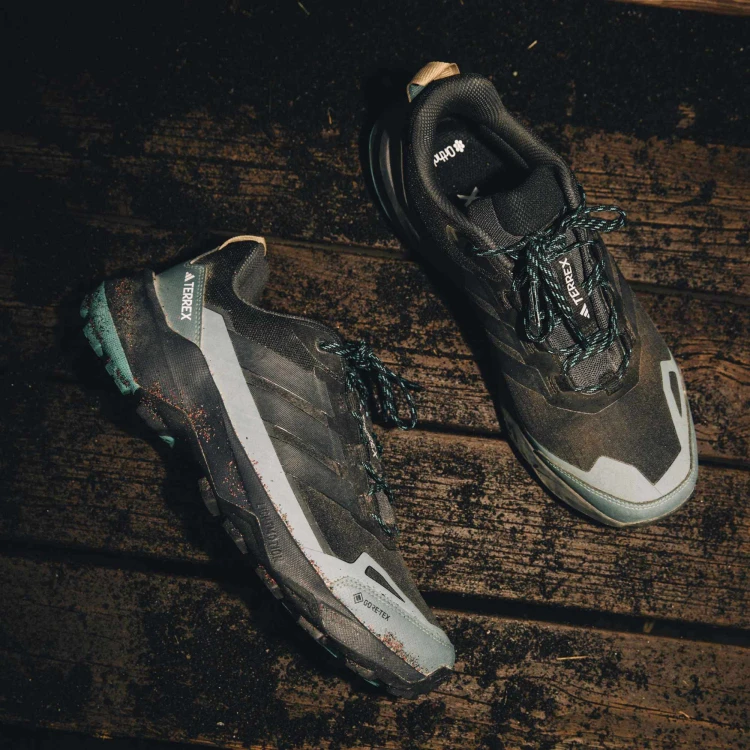 JQ2209_17_FOOTWEAR_Photography_HeroMrktng View 6.jpg