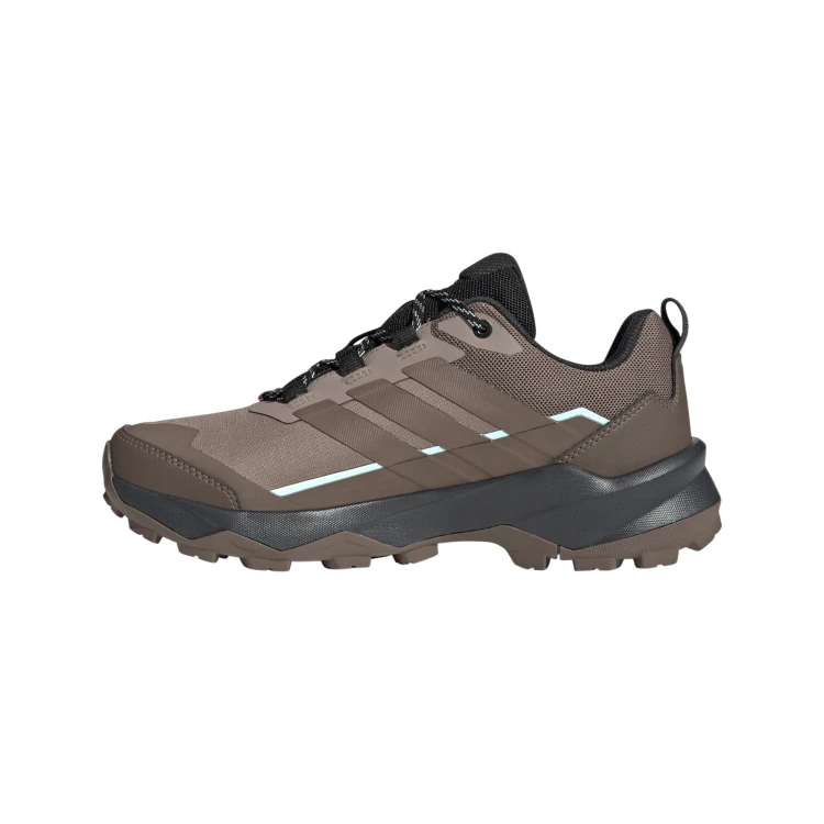 JH7806_5_FOOTWEAR_Photography_Side Medial Center View_white.png