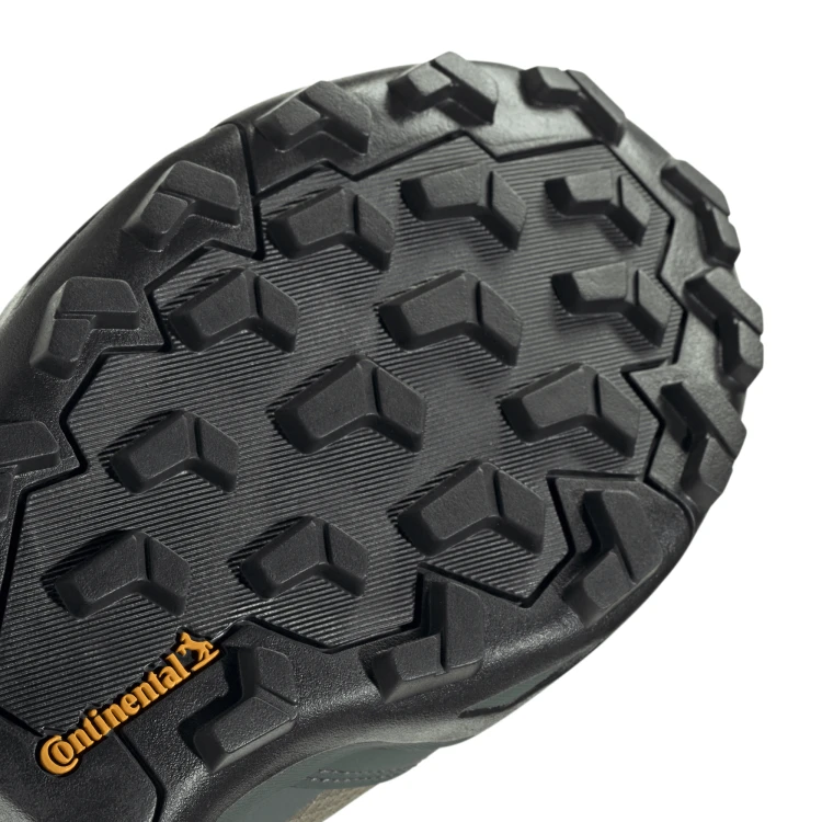 IH1095_9_FOOTWEAR_Photography_Detail View 2_white.png