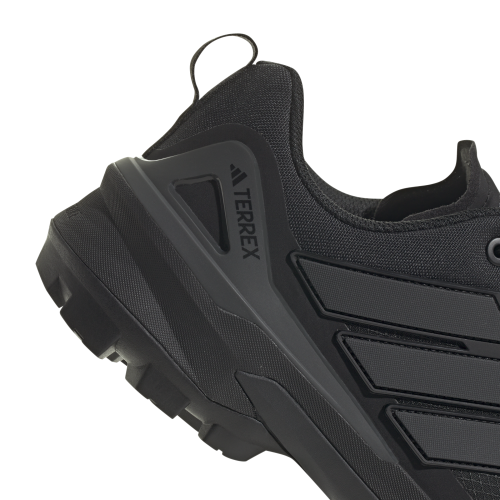 IH1093_8_FOOTWEAR_Photography_Detail View 1_white.png