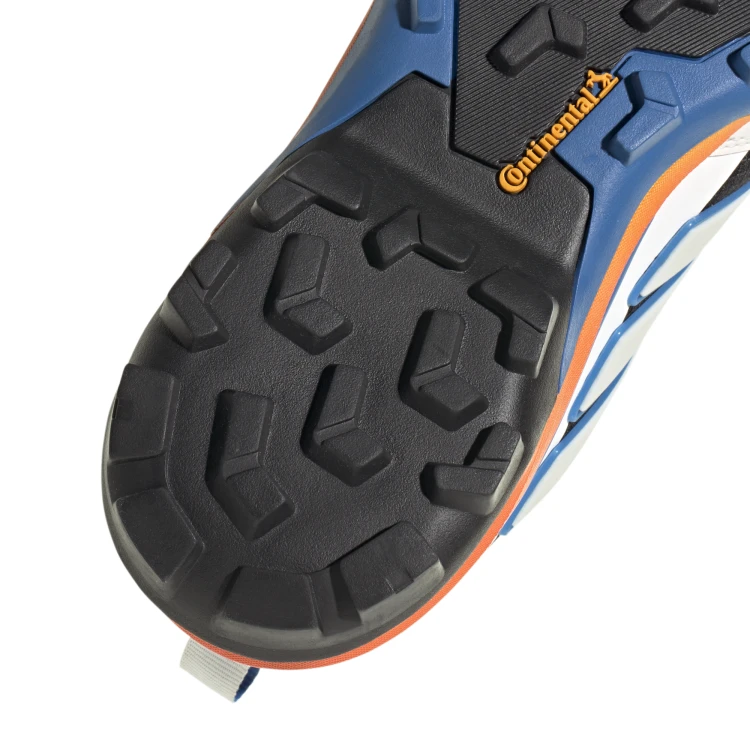 JR9423_9_FOOTWEAR_Photography_Detail View 2_white.png