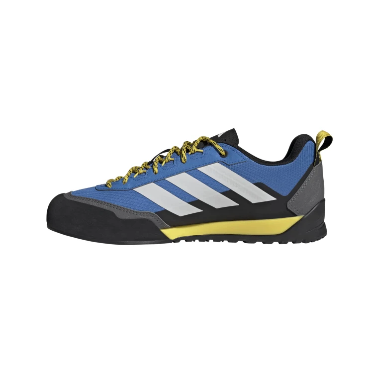 JS4330_5_FOOTWEAR_Photography_Side Medial Center View_white.jpg