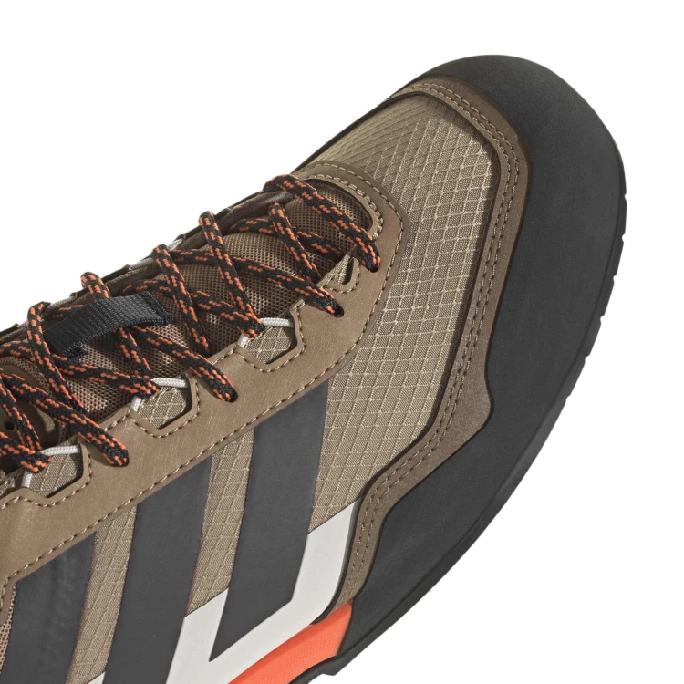 JS4329_9_FOOTWEAR_Photography_Detail View 2_white.jpg