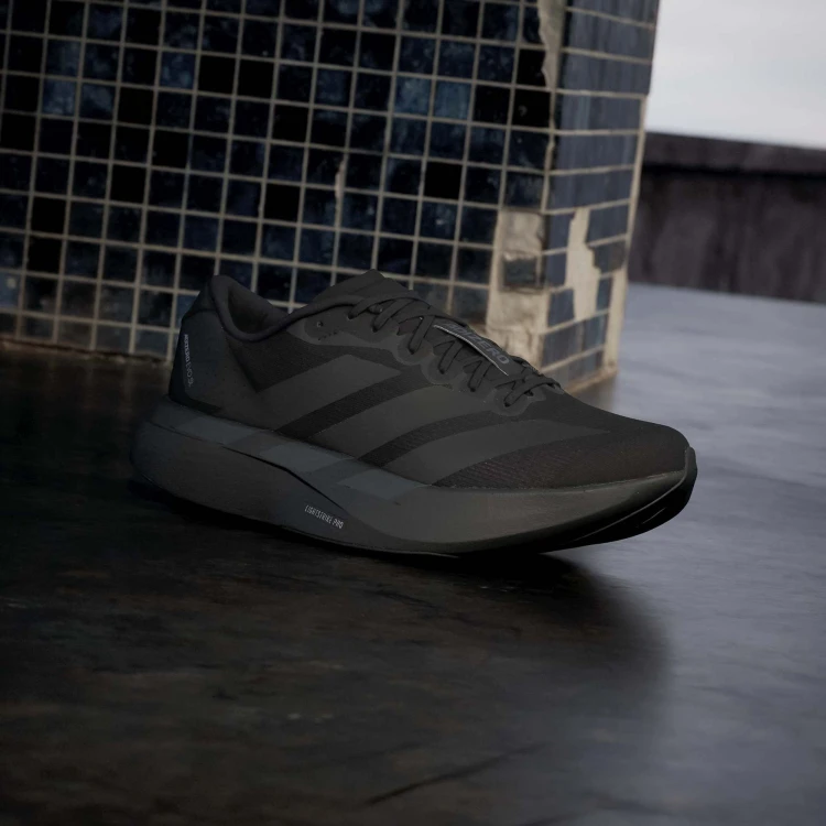 KH9858_14_FOOTWEAR_Photography_HeroMrktng View 3.jpg